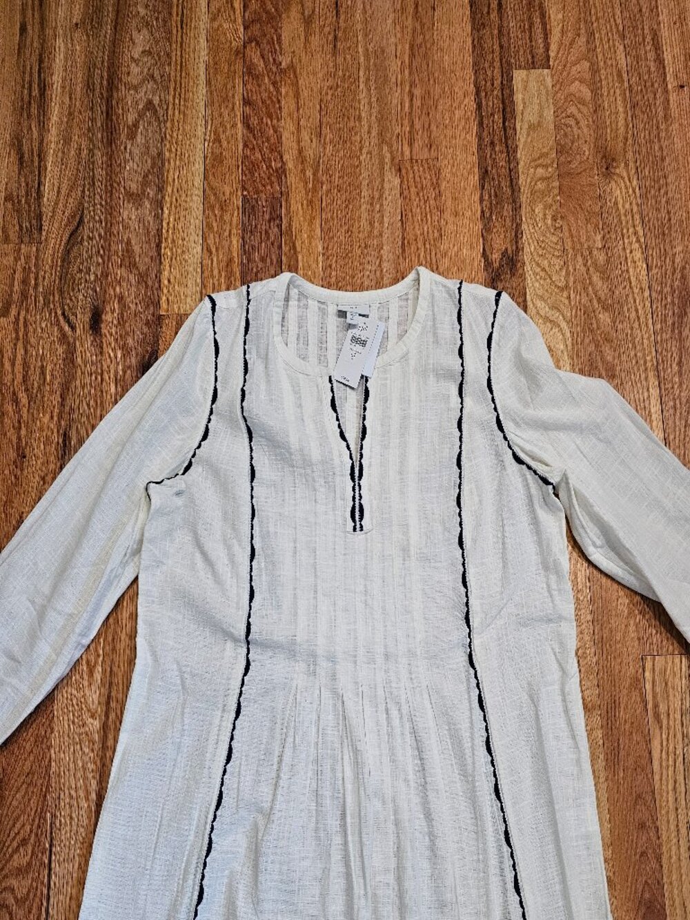 NWT J. Jill Tunic with Navy Detail